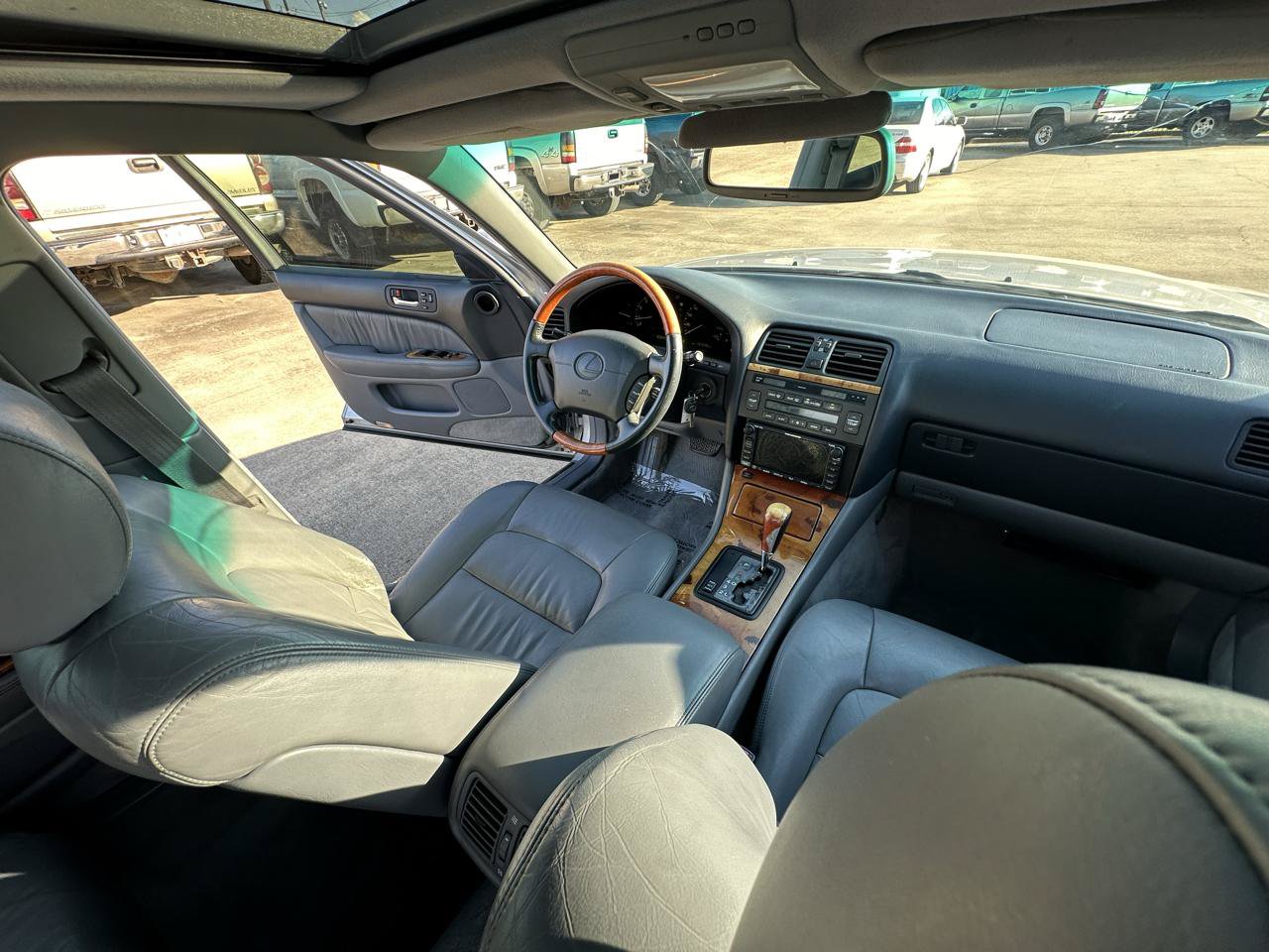 Used 1999 Lexus LS 400 w/ Premium Pkg RWD image 27
