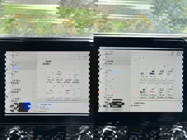 Used 2023 Toyota Highlander XLE image 12