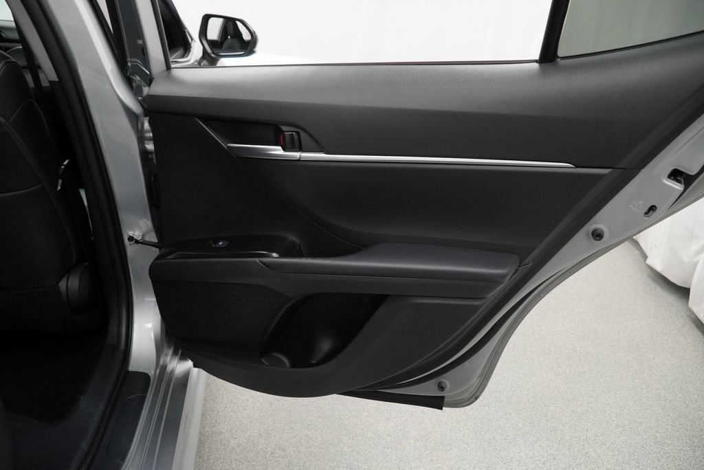 Used 2020 Toyota Camry SE FWD image 45