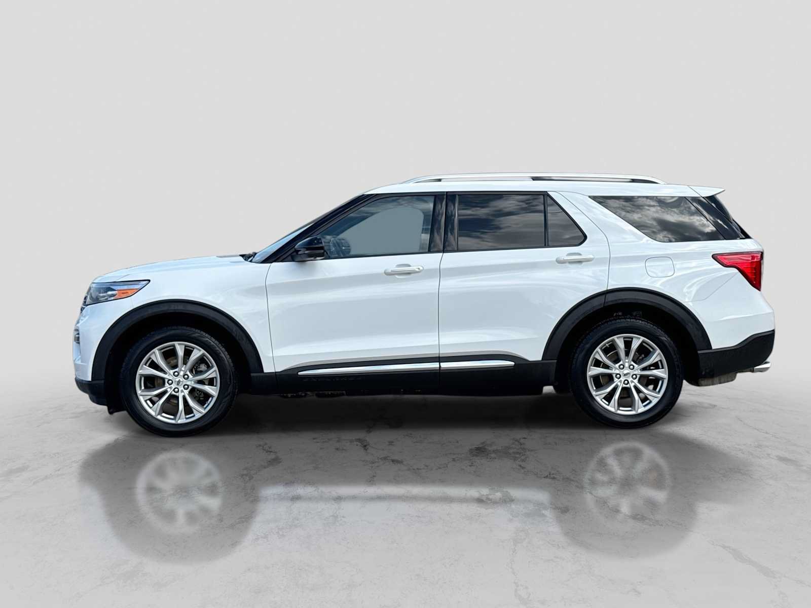 Used 2020 Ford Explorer Limited AWD/4WD image 3