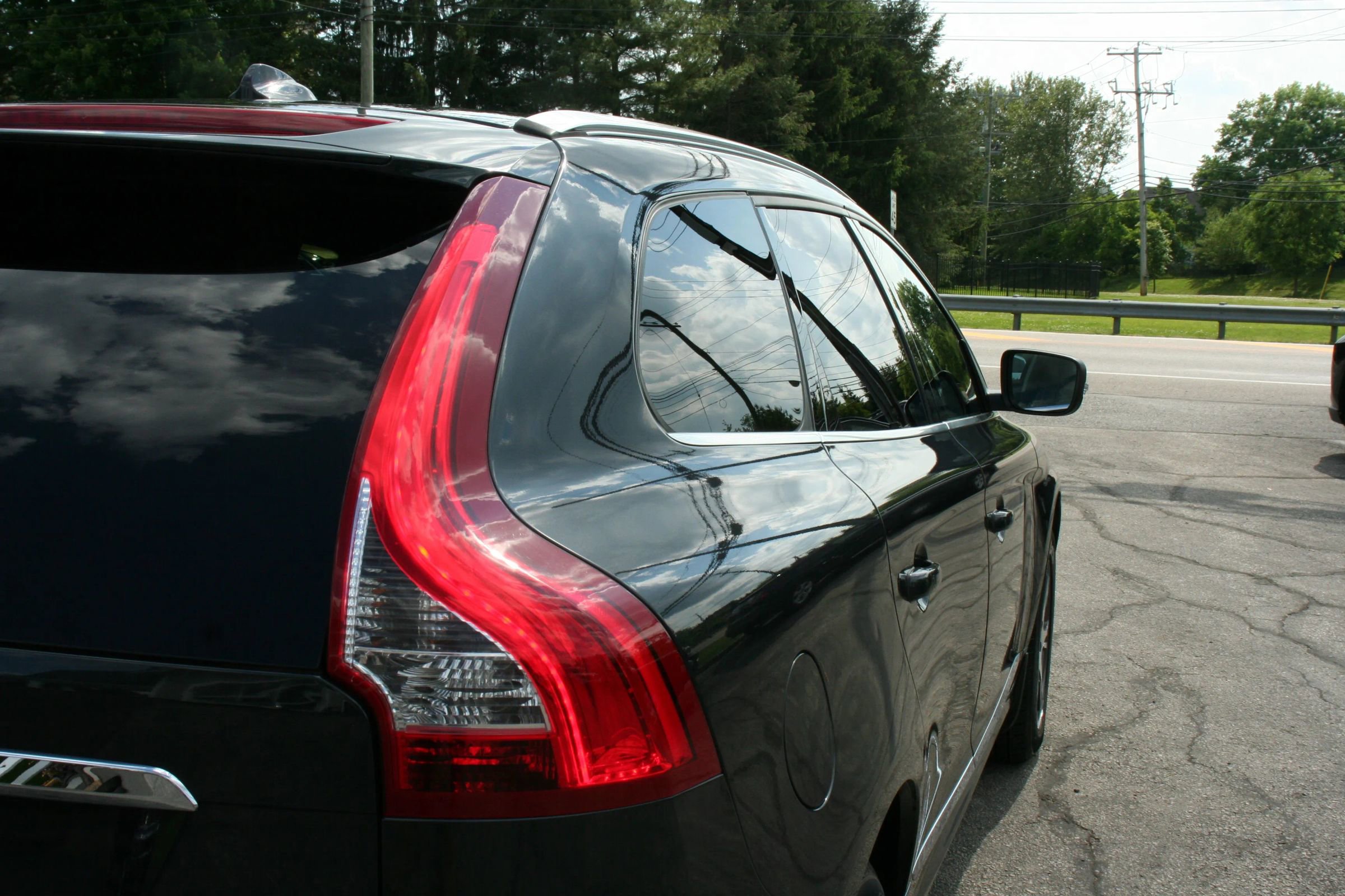 Used 2015 Volvo XC60 T6 w/ Protection Package AWD/4WD image 25