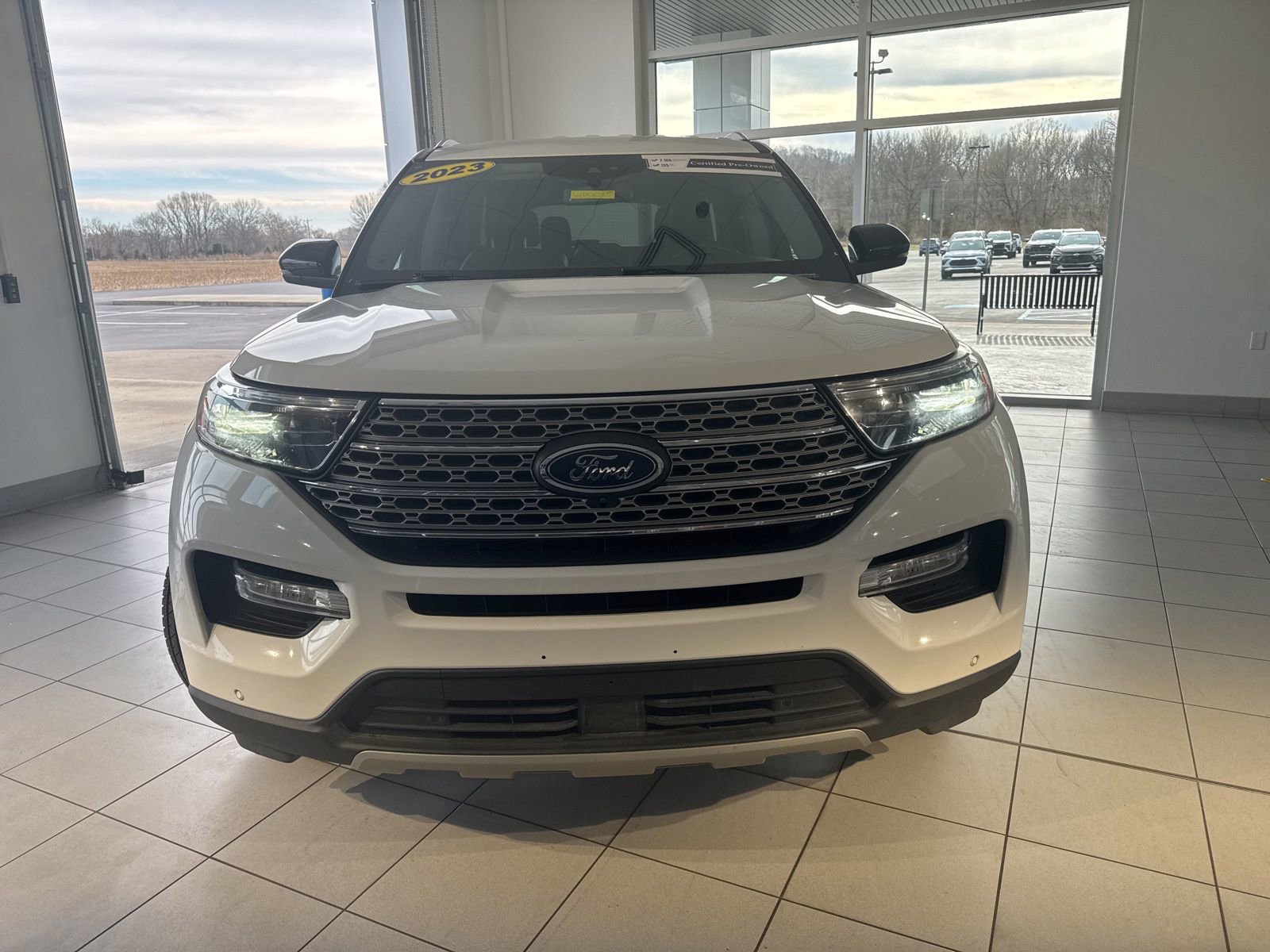 Used 2023 Ford Explorer Limited w/ Equipment Group 301A image 2