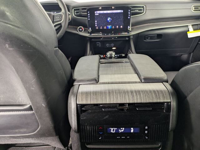 Certified 2024 Jeep Wagoneer L Series II w/ Flexible Seating Group AWD/4WD image 28