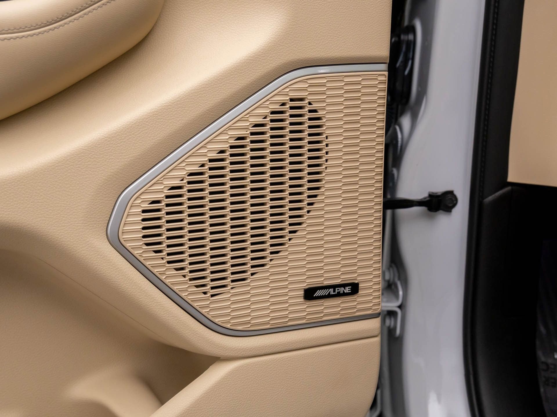 Used 2021 Jeep Grand Cherokee L Limited w/ Trailer Tow Group (B) image 15