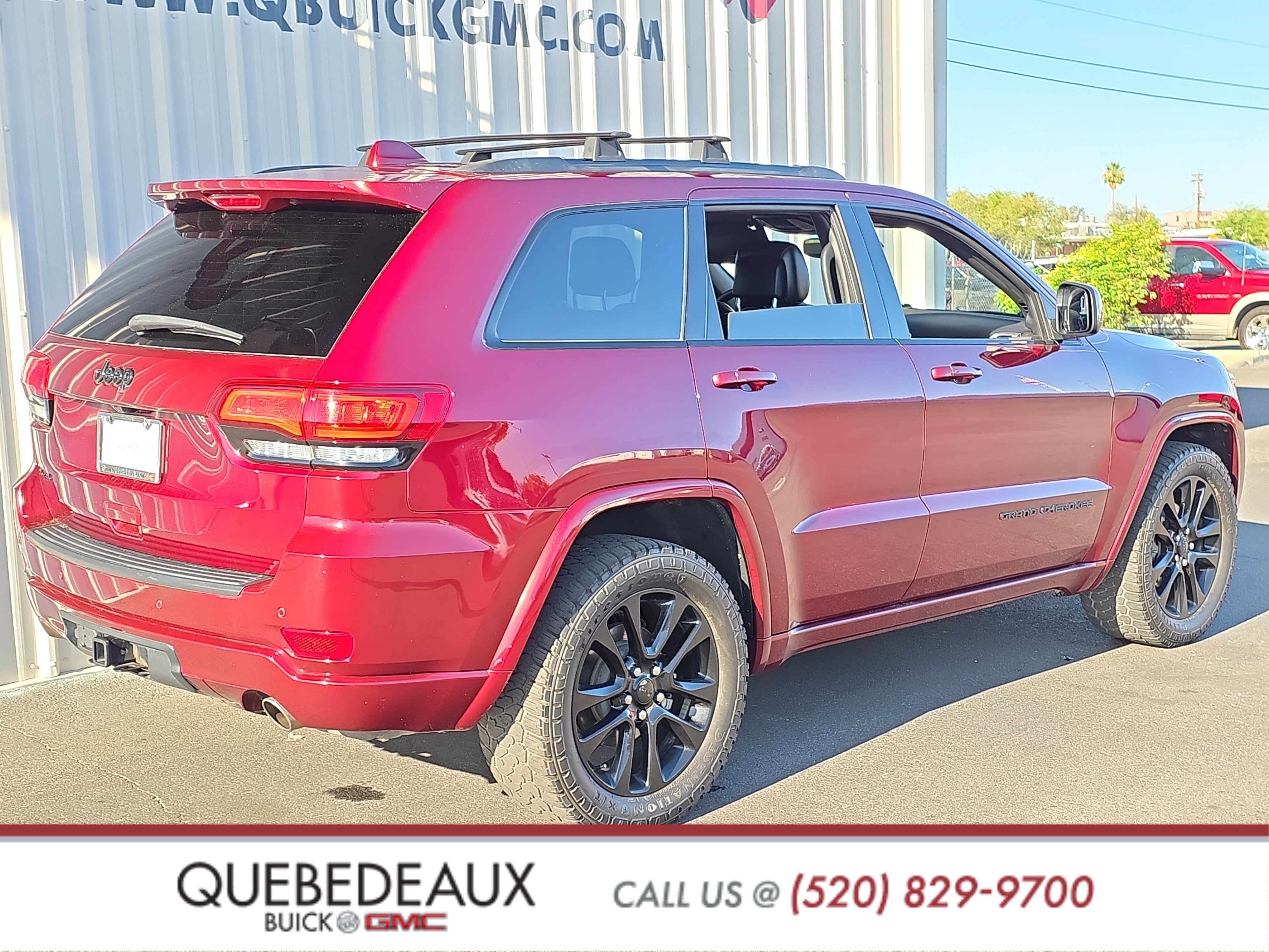 Used 2020 Jeep Grand Cherokee Altitude AWD/4WD image 7