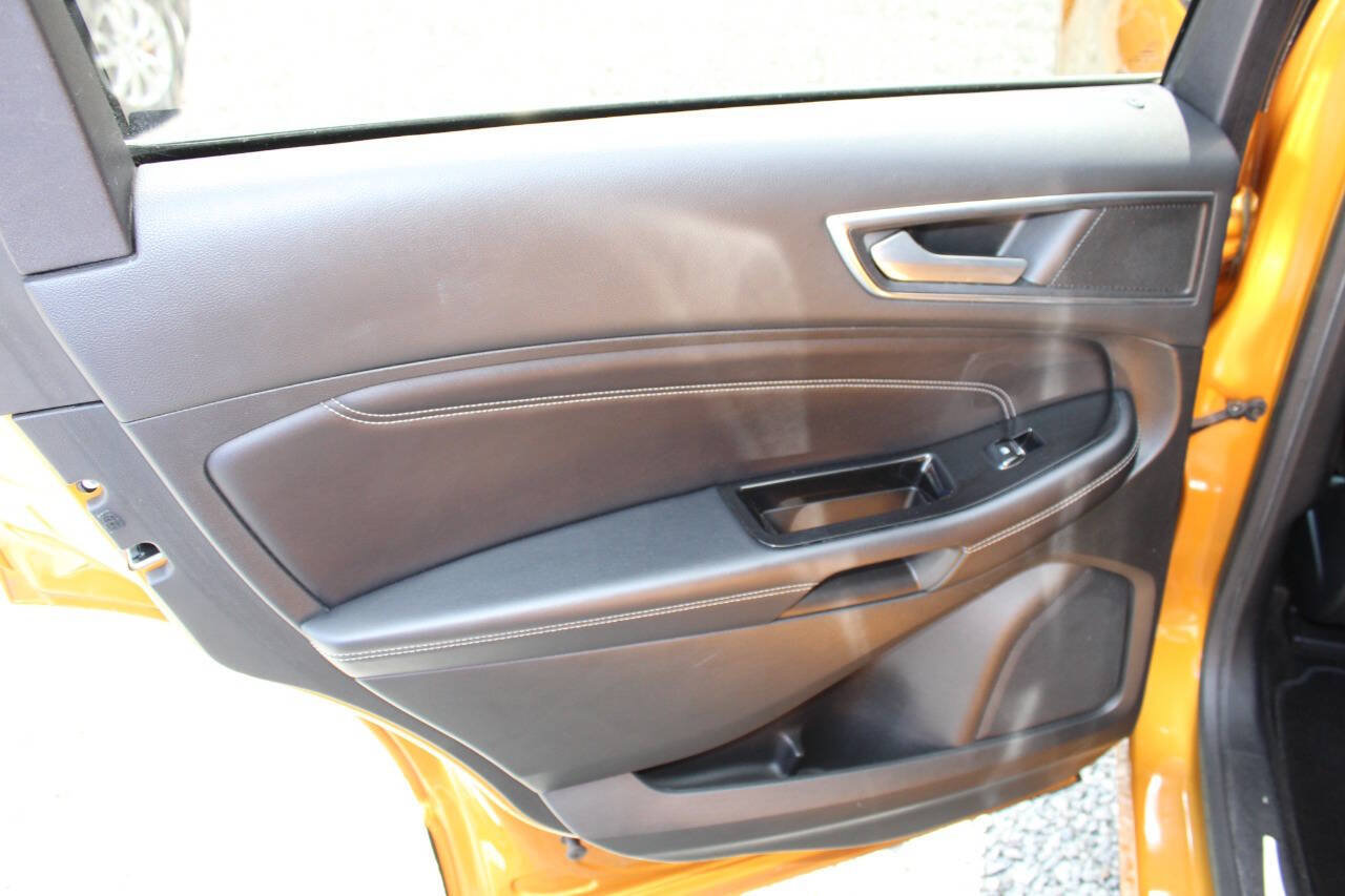 Used 2016 Ford Edge Titanium AWD/4WD image 21
