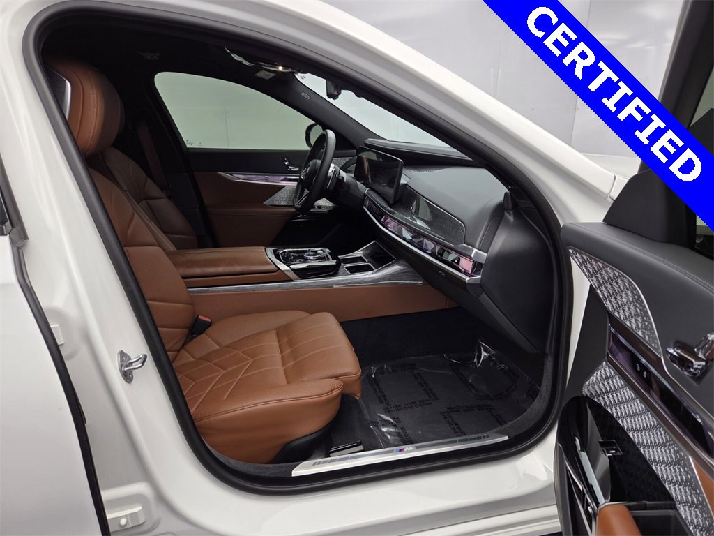 Used 2024 BMW 760i xDrive w/ Executive Package image 12