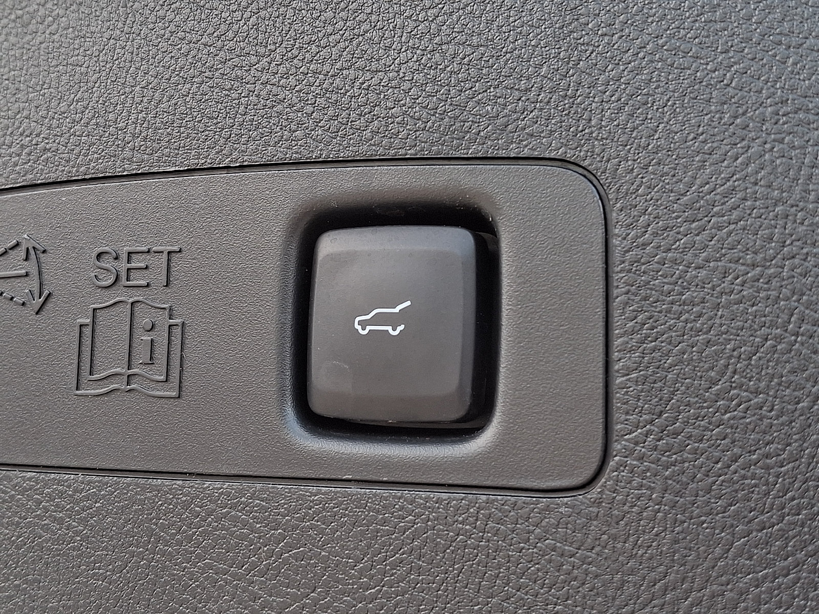 Used 2020 Lincoln Corsair Reserve w/ Equipment Group 202A AWD/4WD image 30
