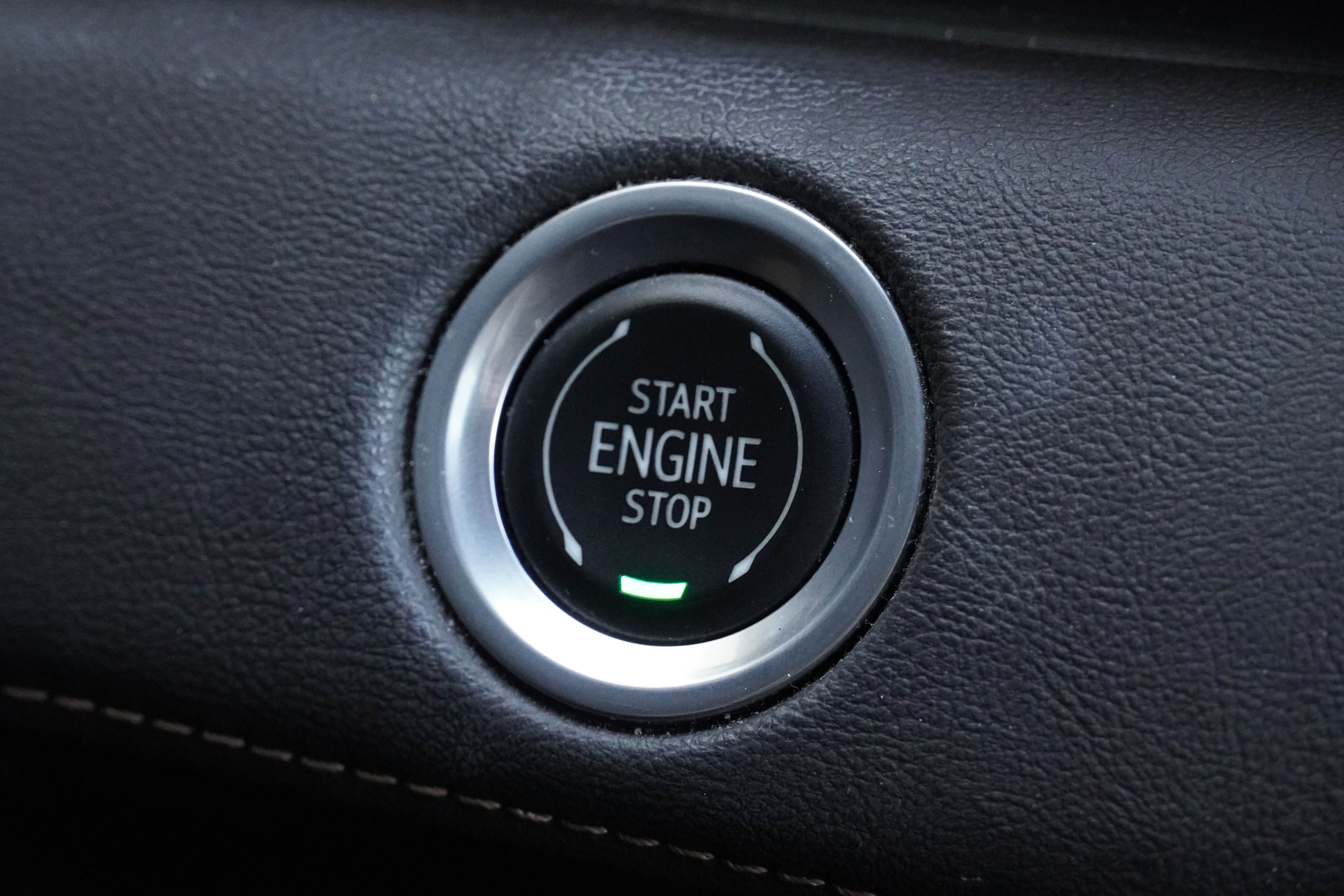 Used 2021 Cadillac Escalade Premium Luxury w/ LPO, Radiant Package AWD/4WD image 18