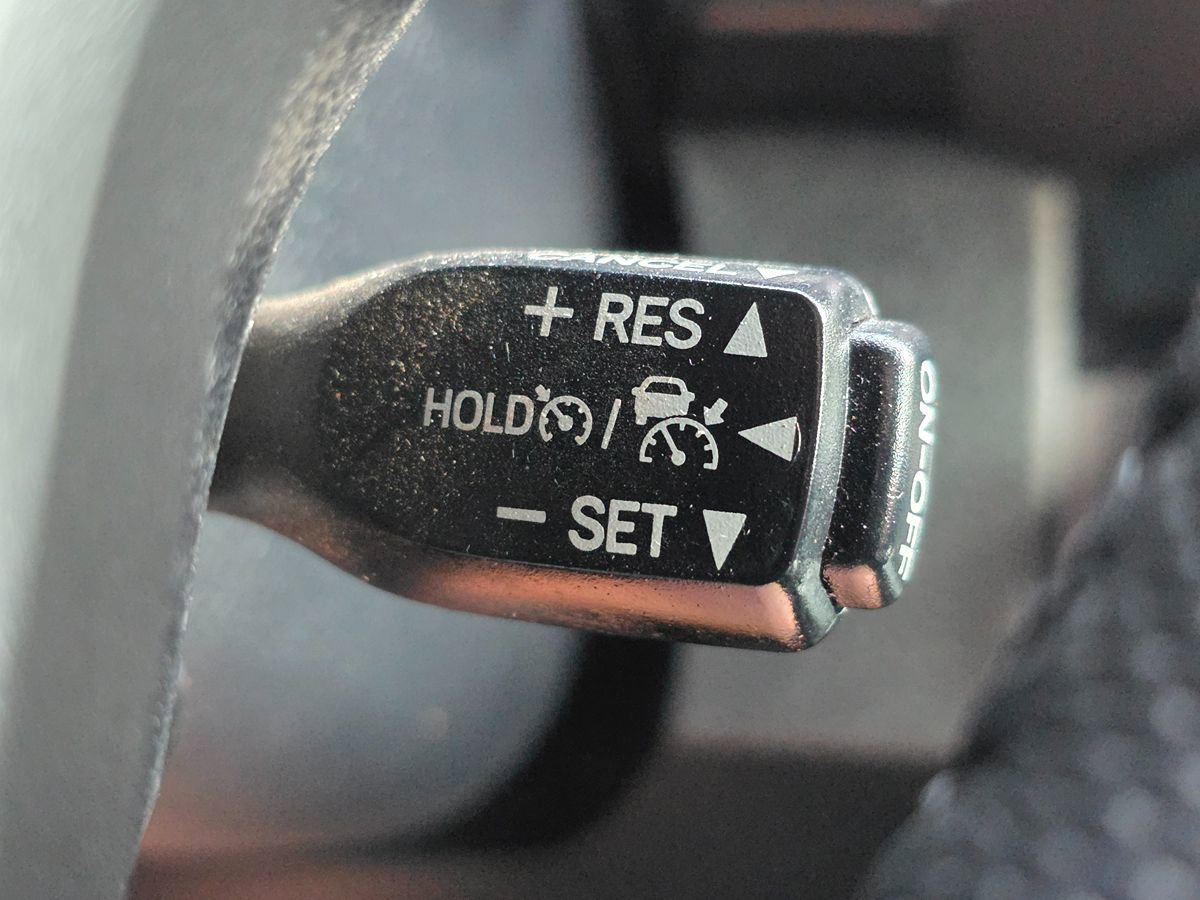 Used 2022 Toyota Tacoma TRD Off-Road w/ Technology Package AWD/4WD image 48
