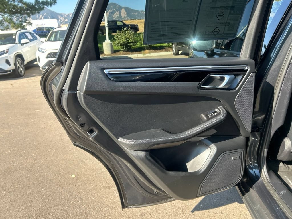 Used 2023 Porsche Macan Turbo AWD/4WD image 19