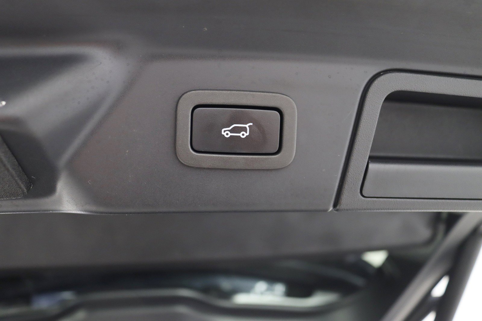 Used 2022 Land Rover Range Rover Velar S AWD/4WD image 36