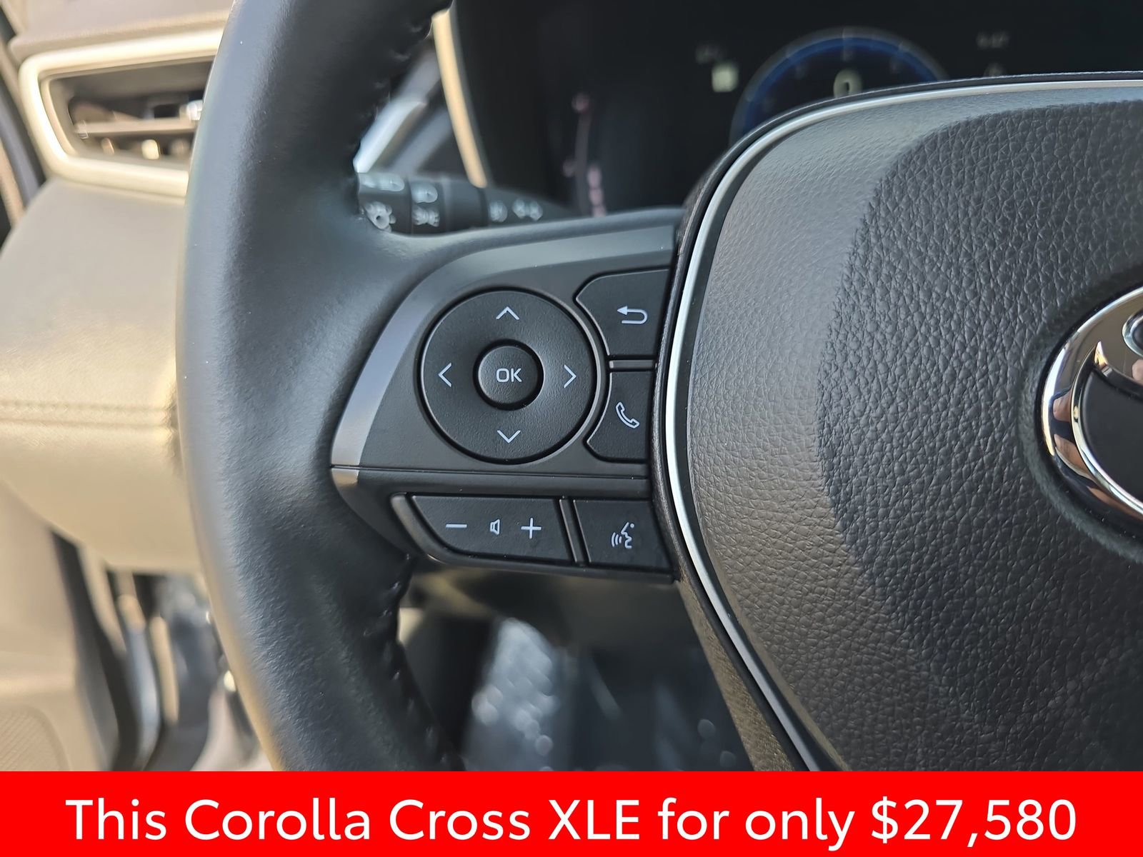 Used 2023 Toyota Corolla Cross XLE w/ Convenience Package image 23