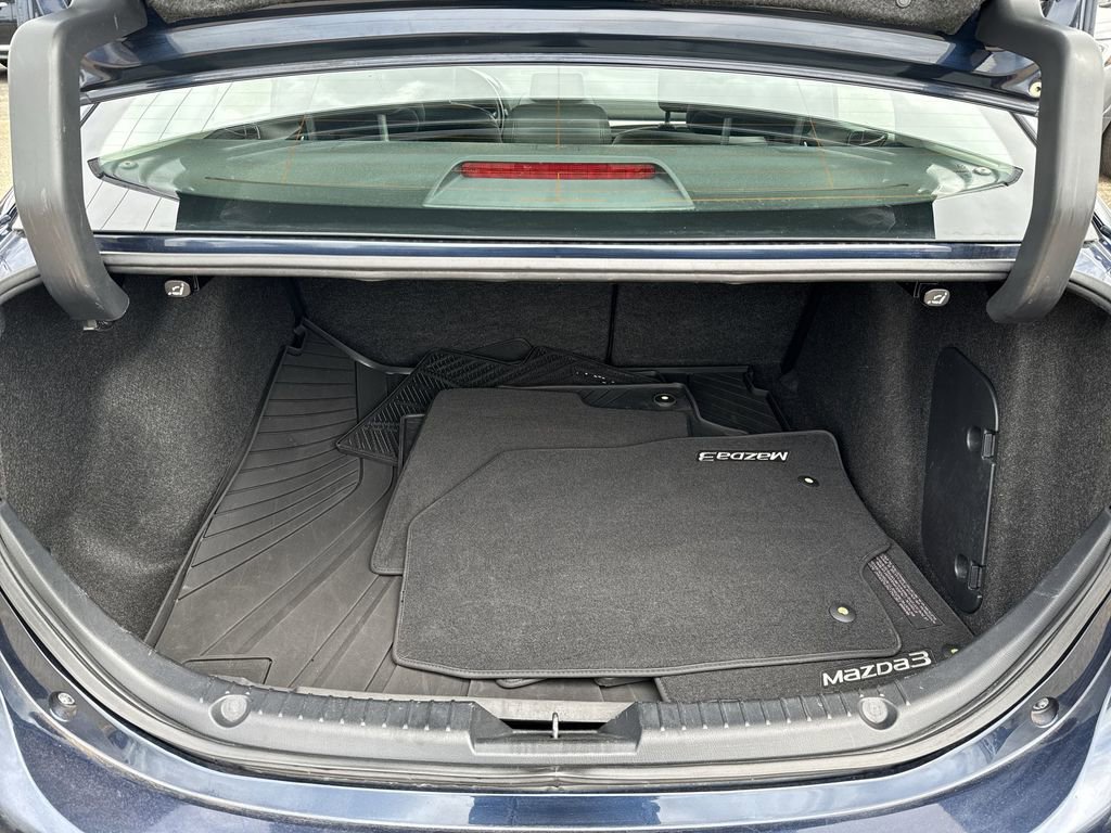 Used 2018 MAZDA MAZDA3 Touring image 21