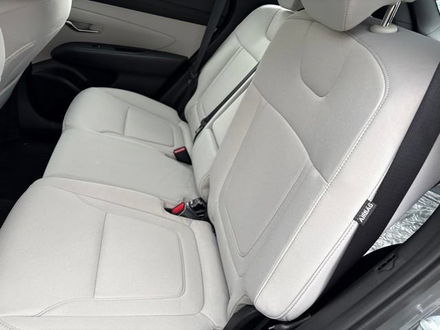 Used 2025 Hyundai Tucson SE AWD/4WD image 10