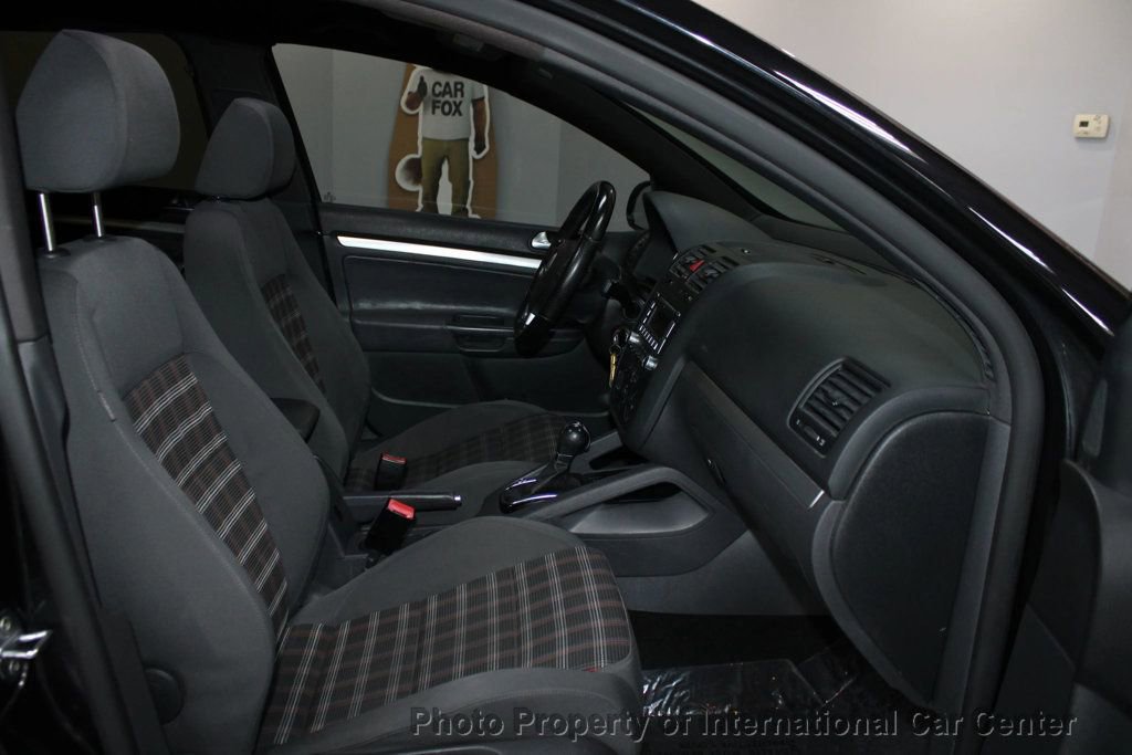 Used 2009 Volkswagen GTI 4-Door image 28