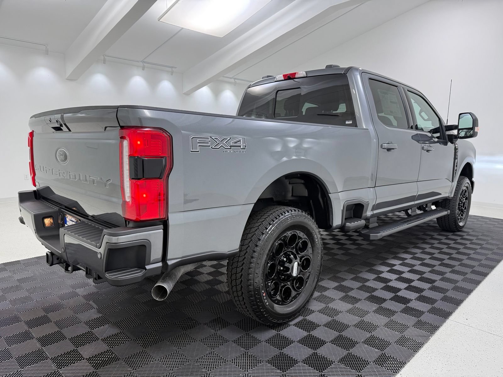 New 2026 Ford F250 Lariat w/ Black Appearance Package AWD/4WD image 7