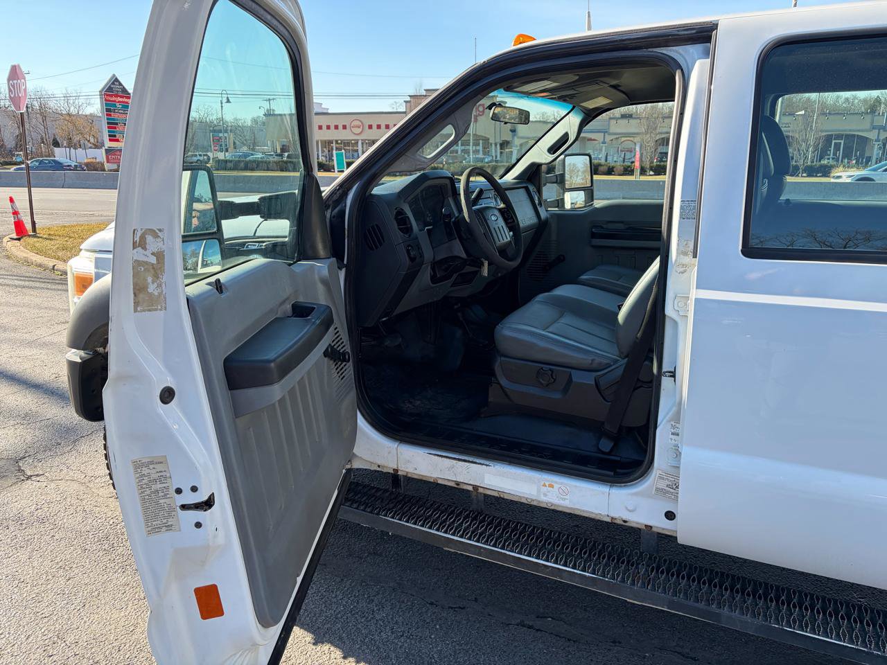 Used 2015 Ford F550 4WD Crew Cab 176 WB 60 CA XL image 14