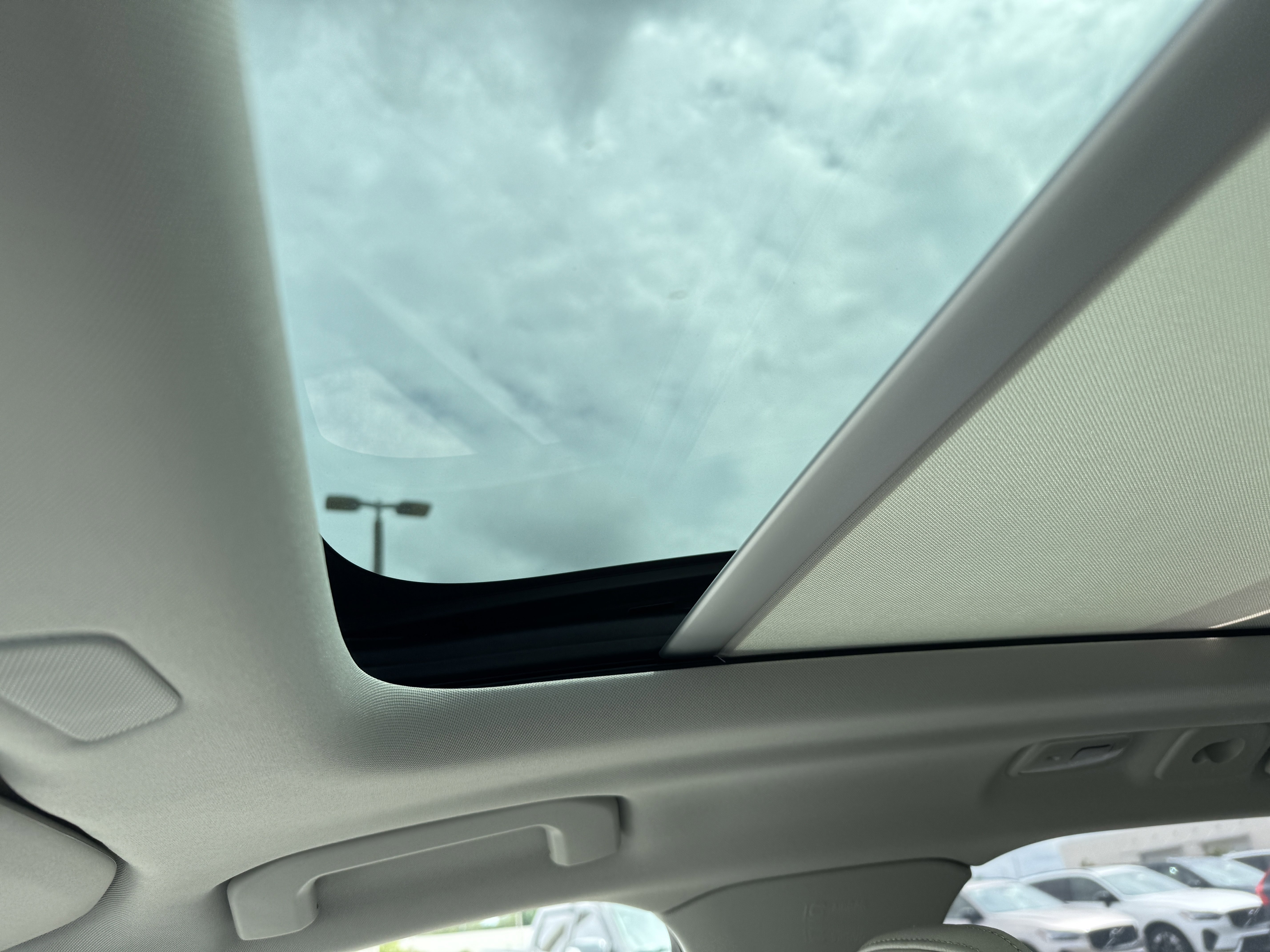 New 2026 Volvo XC60 B5 Ultra w/ Climate Package image 21