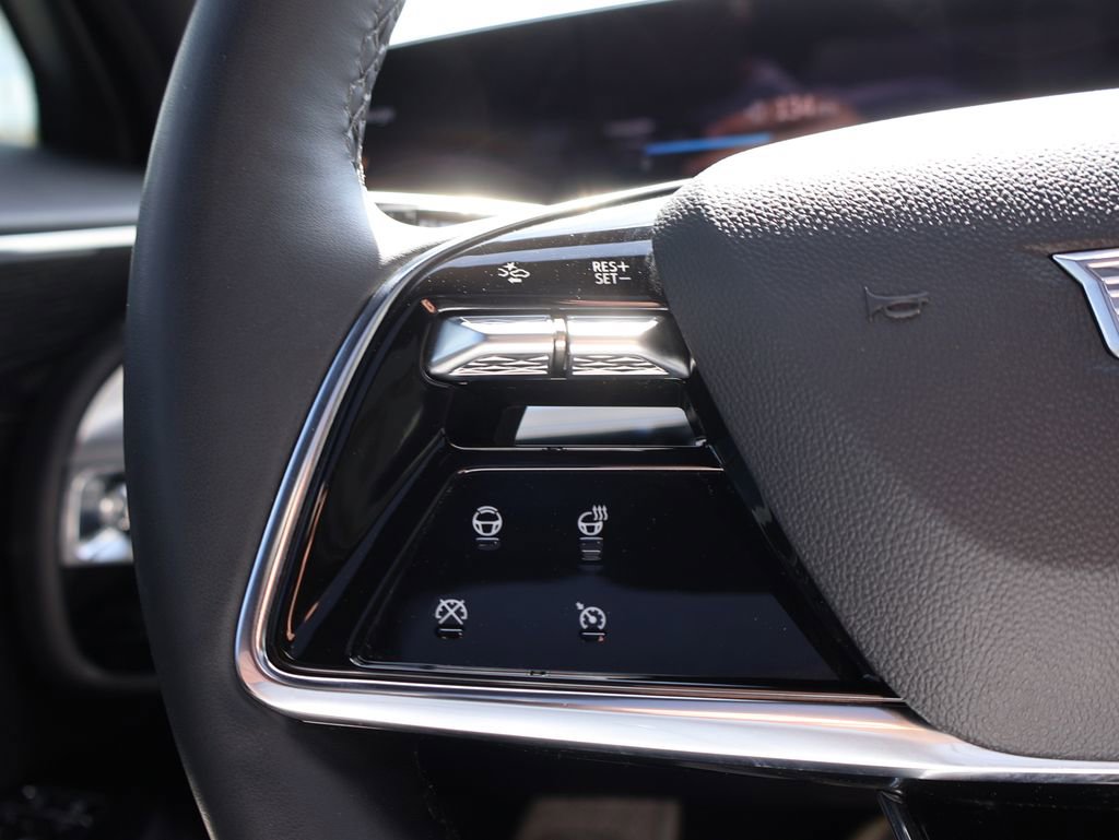 Used 2024 Cadillac Lyriq Luxury image 28