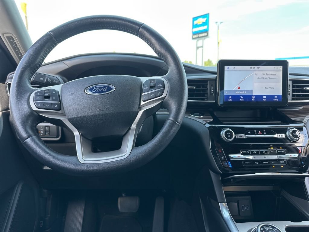 Used 2024 Ford Explorer Limited image 7