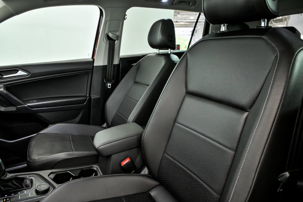 Used 2020 Volkswagen Tiguan SE AWD/4WD image 12