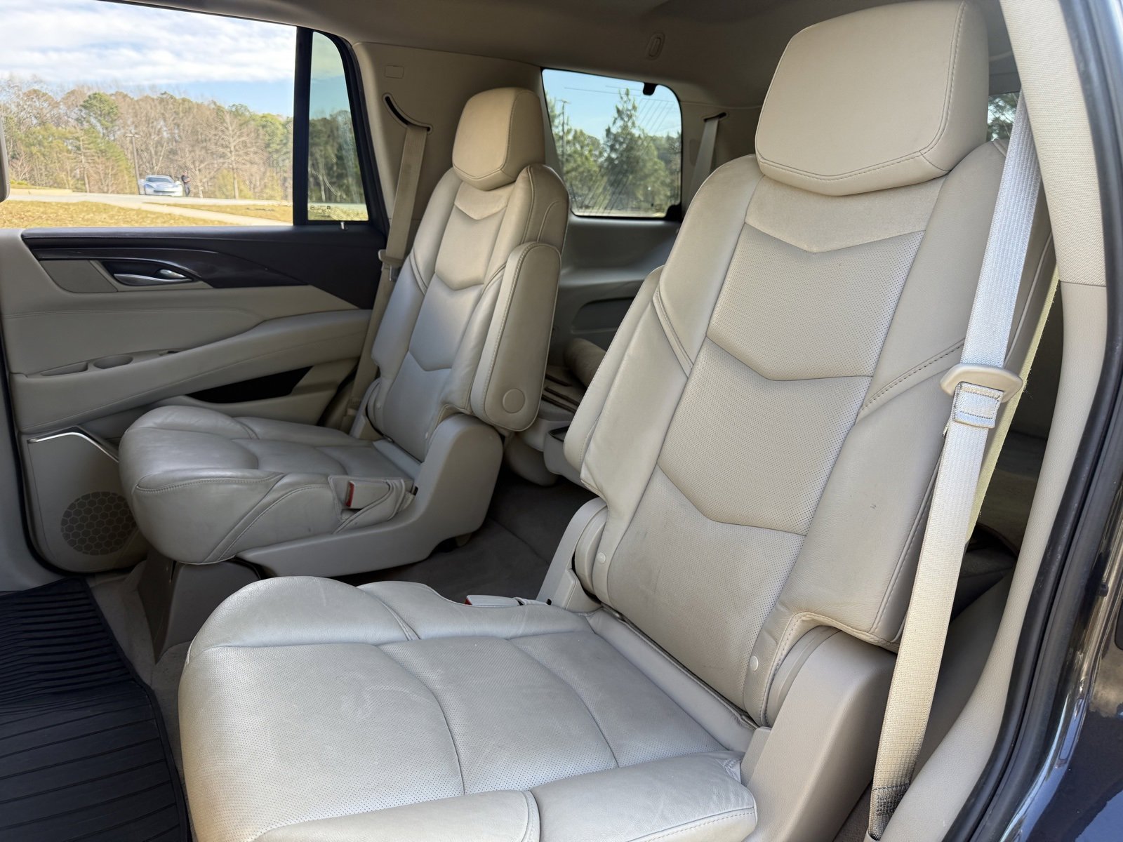 Used 2017 Cadillac Escalade Premium Luxury image 43