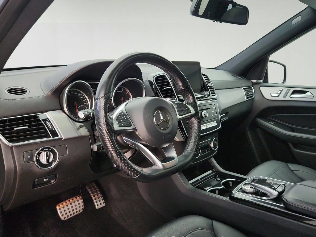 Used 2019 Mercedes-Benz GLE 43 AMG 4MATIC w/ Night Package image 10