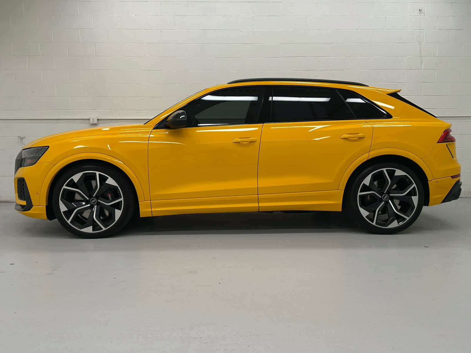 Used 2022 Audi RS Q8 AWD/4WD image 3