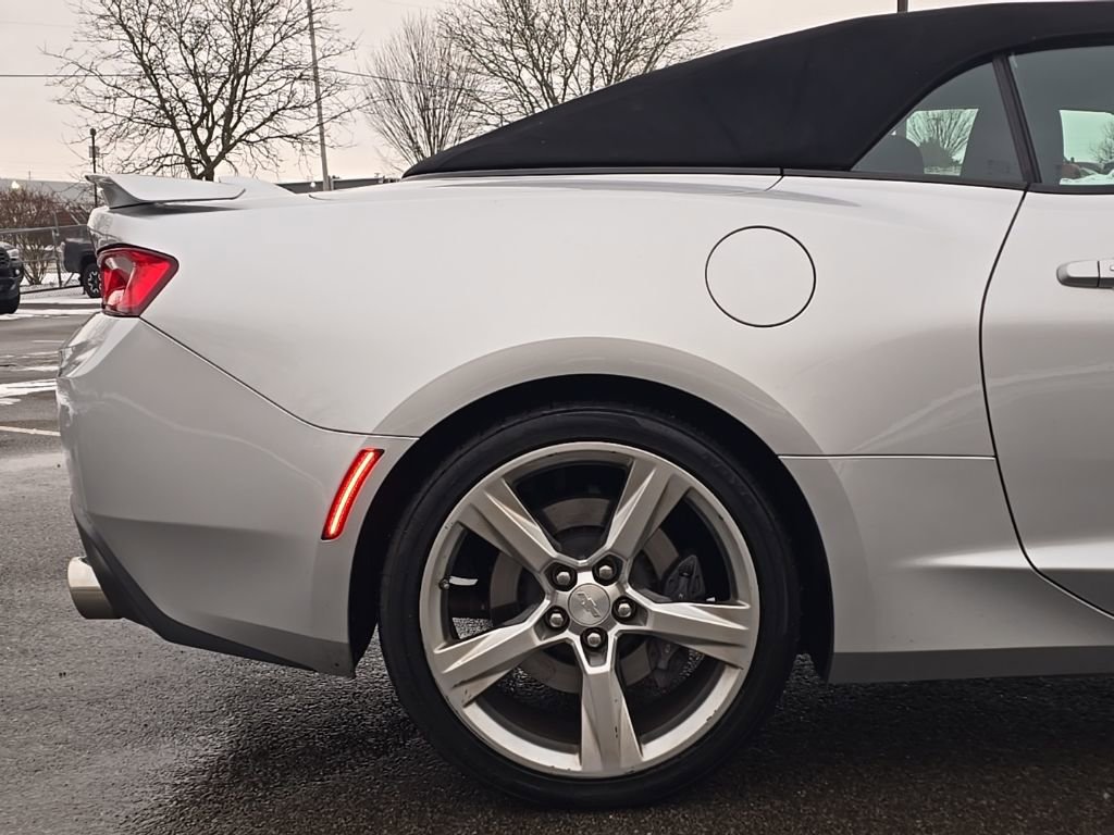 Used 2017 Chevrolet Camaro SS image 9