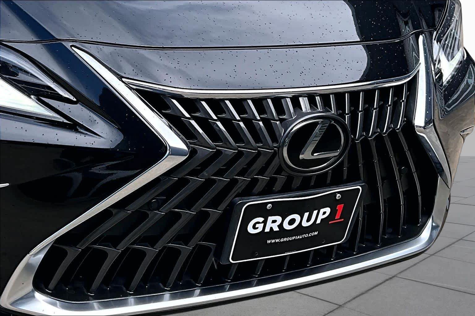 Used 2023 Lexus ES 300h w/ Premium Package FWD image 28