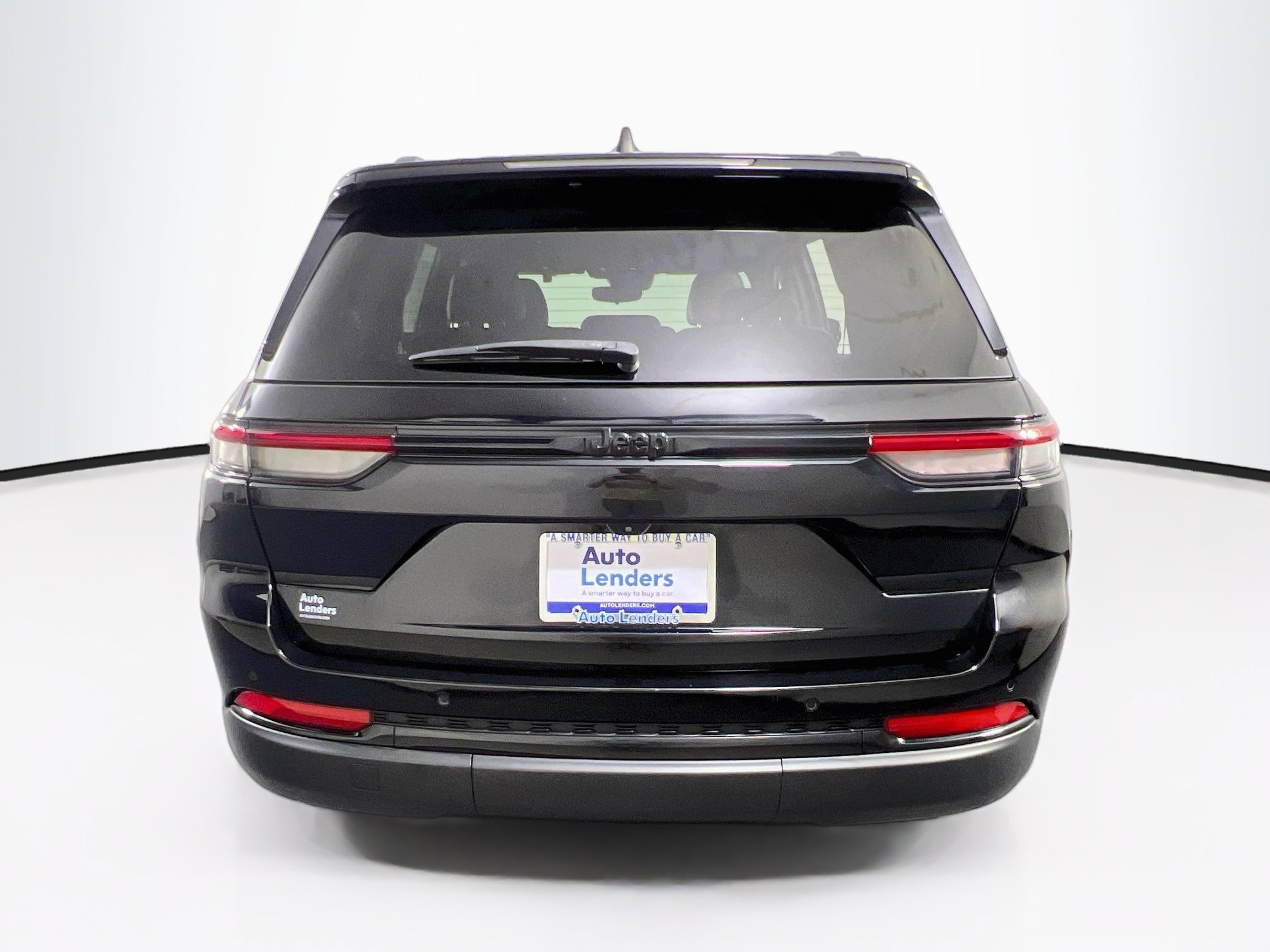 Used 2023 Jeep Grand Cherokee Altitude RWD image 6