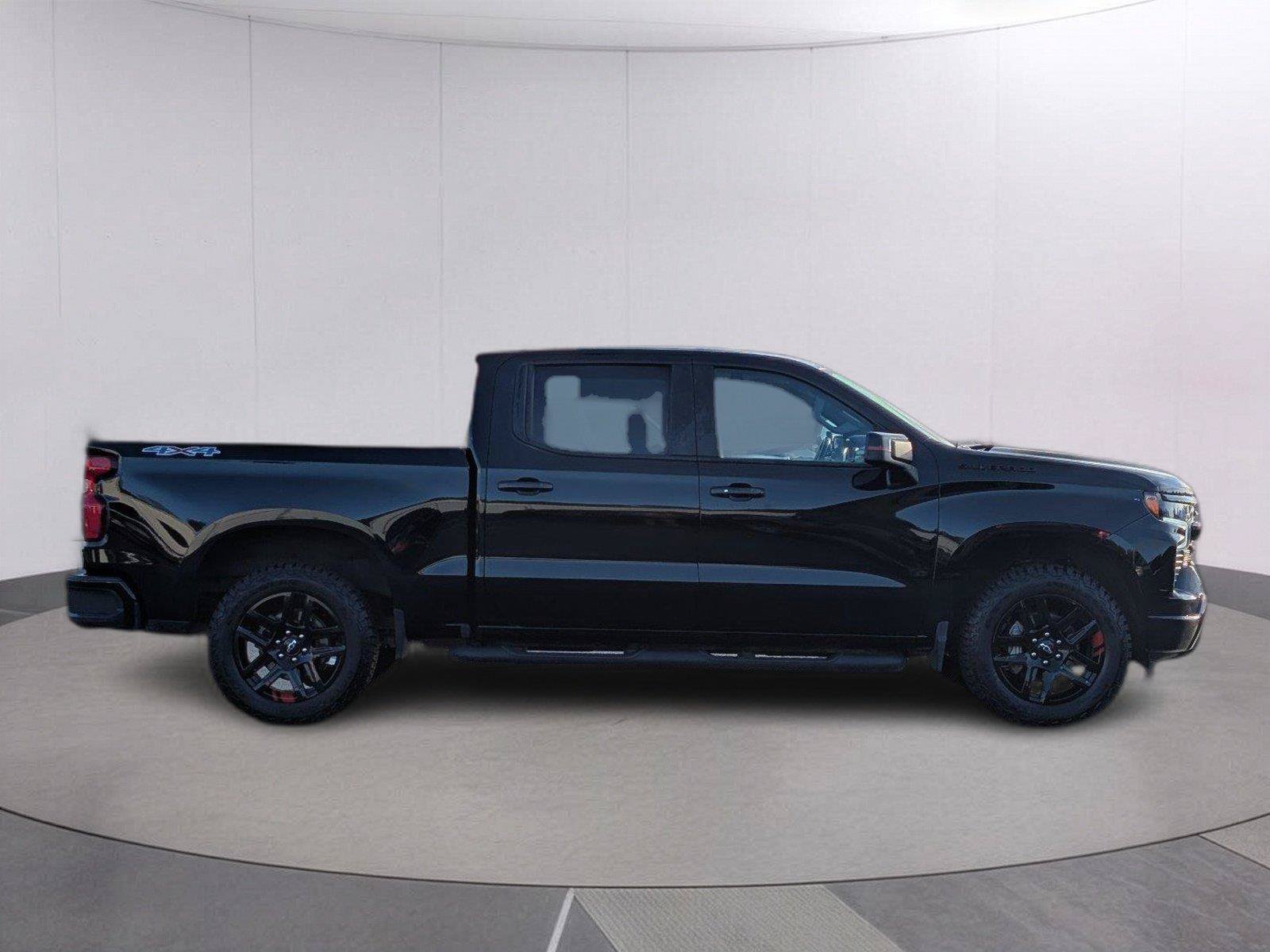 Used 2023 Chevrolet Silverado 1500 RST w/ Redline Edition AWD/4WD image 8