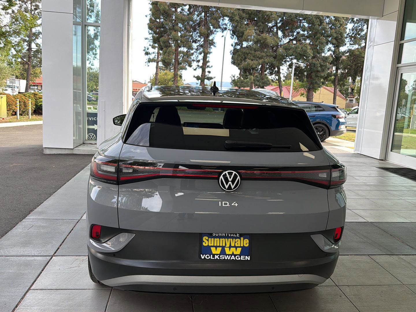 Certified 2022 Volkswagen ID.4 Pro S w/ Gradient Package image 4