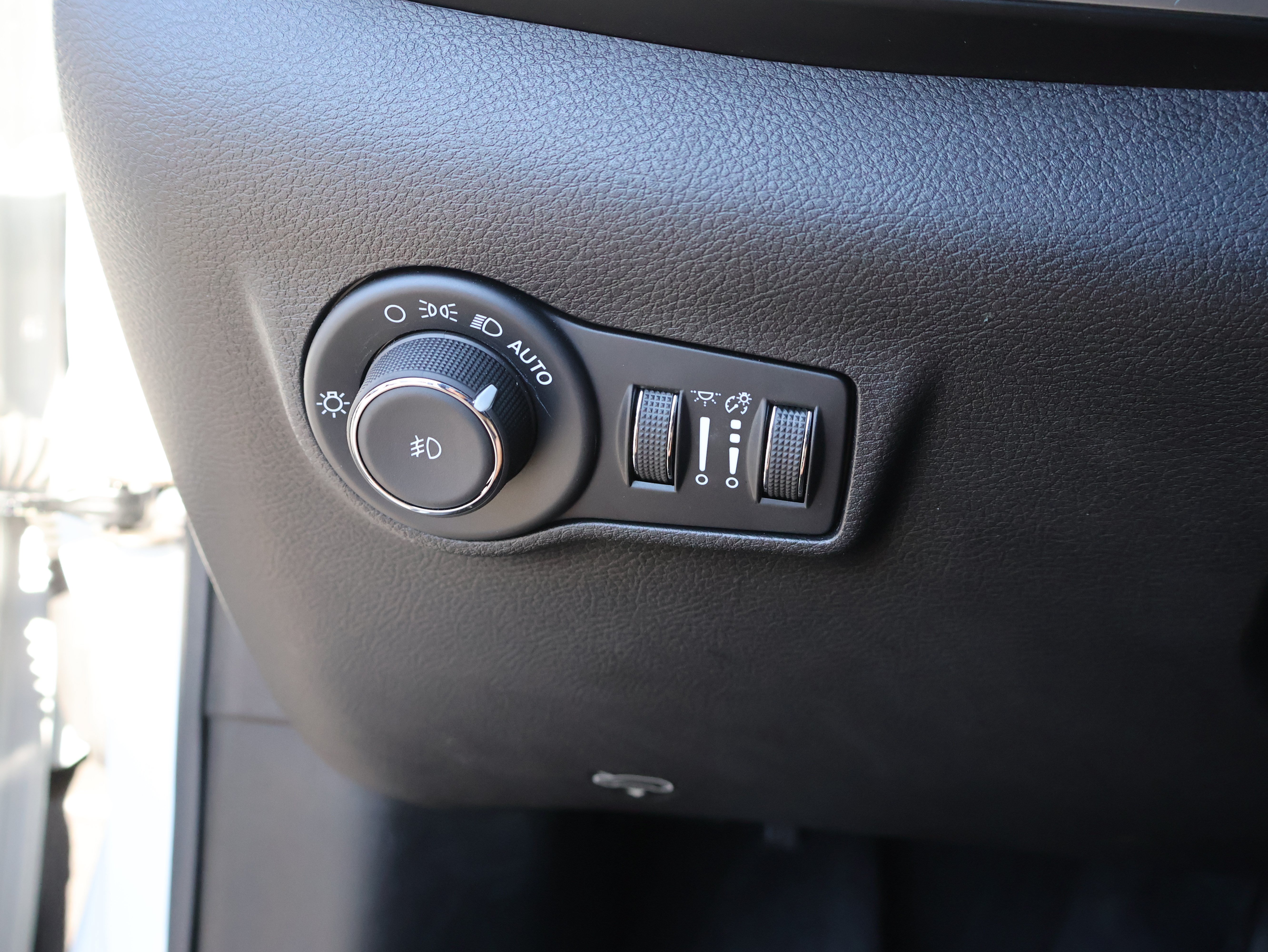 Used 2025 Jeep Compass Limited AWD/4WD image 40