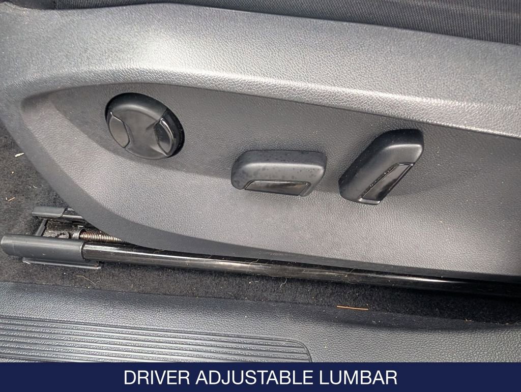 Used 2023 Volkswagen Tiguan SE image 15