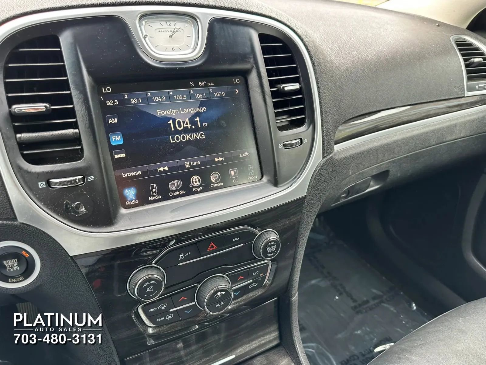 Used 2015 Chrysler 300 Limited image 10