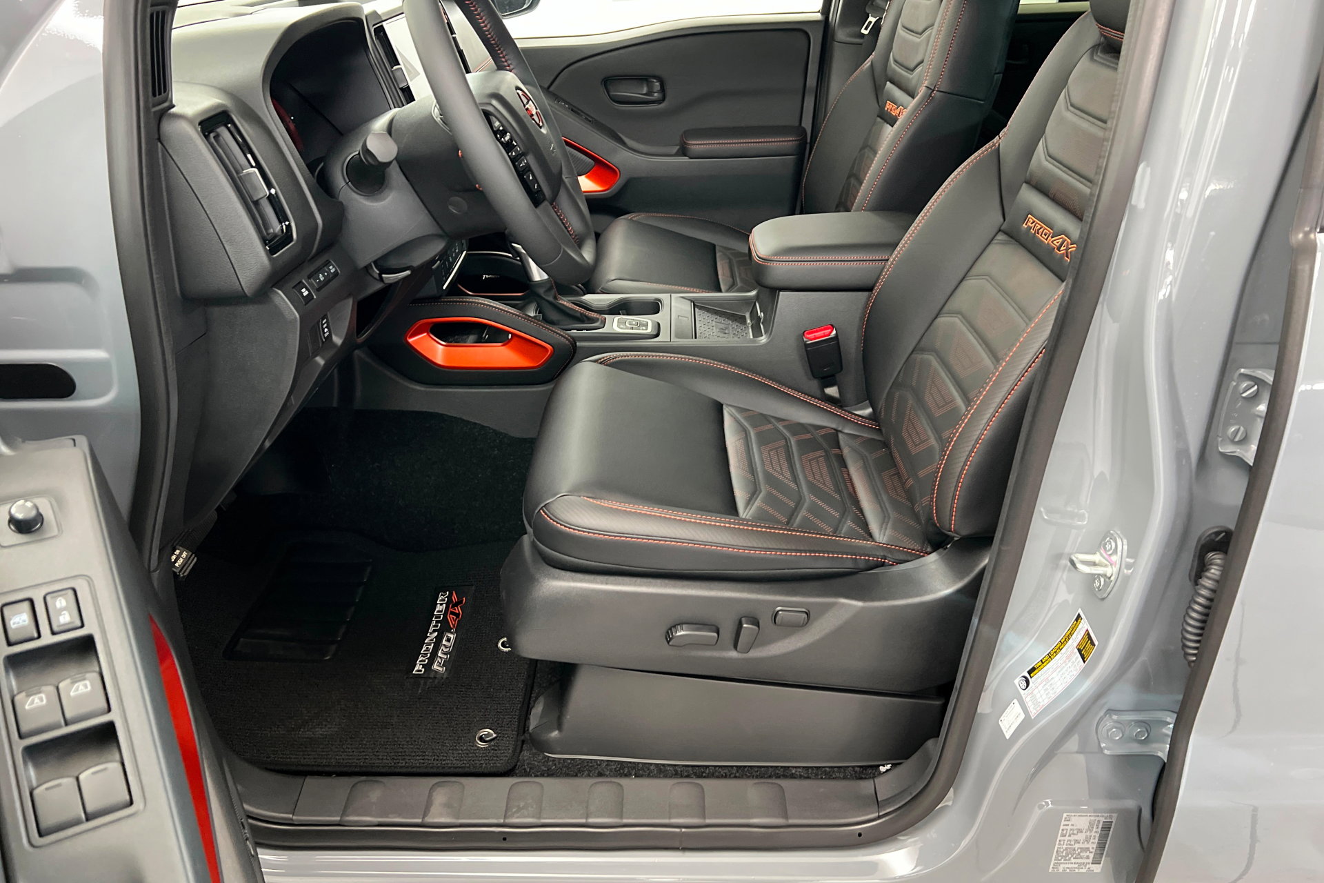 New 2026 Nissan Frontier PRO-4X w/ Pro Premium Package AWD/4WD image 17