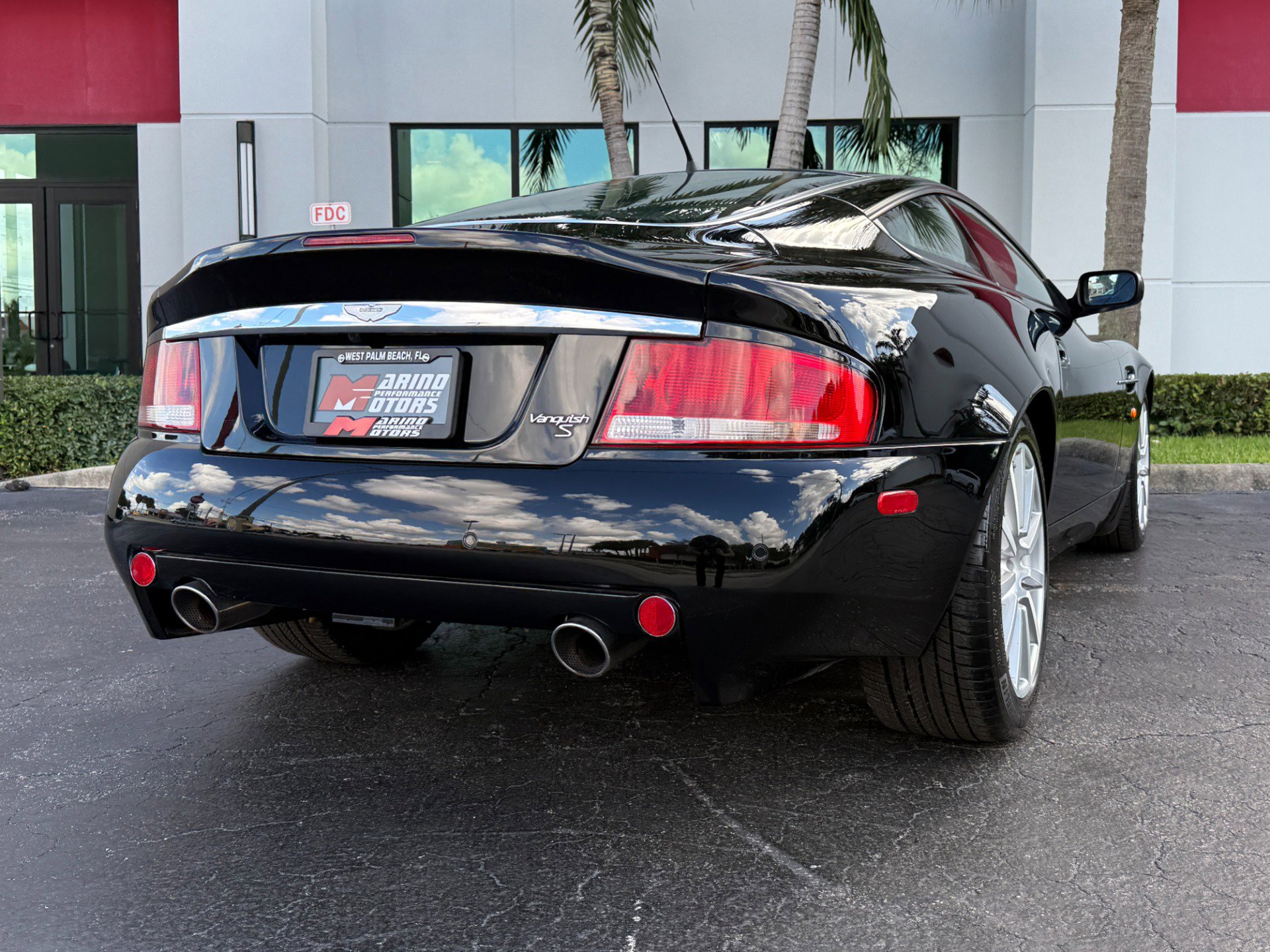 Used 2006 Aston Martin Vanquish S image 11