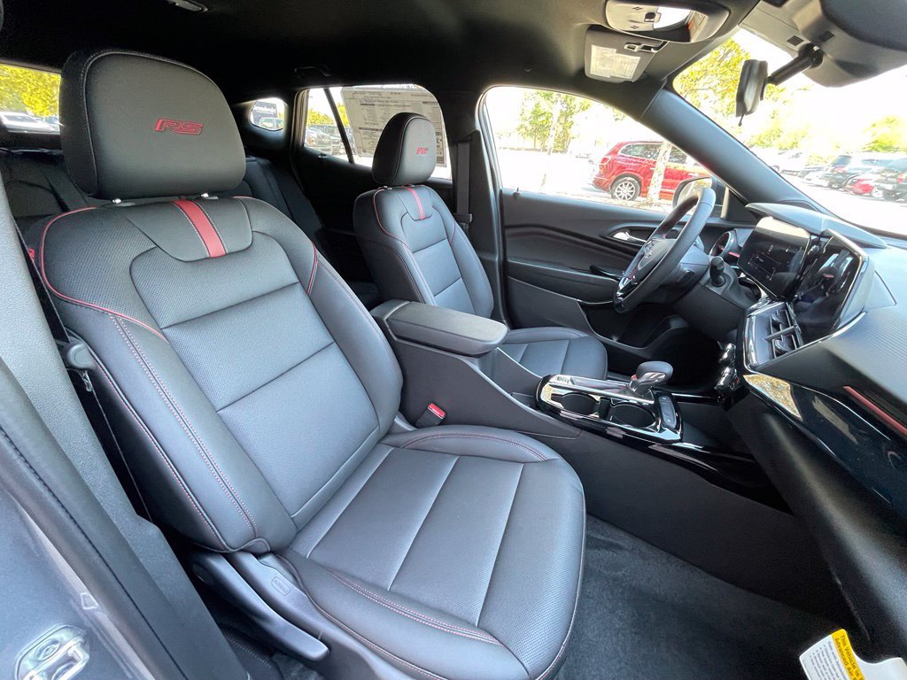 New 2026 Chevrolet Trax RS w/ Driver Confidence Package FWD image 31
