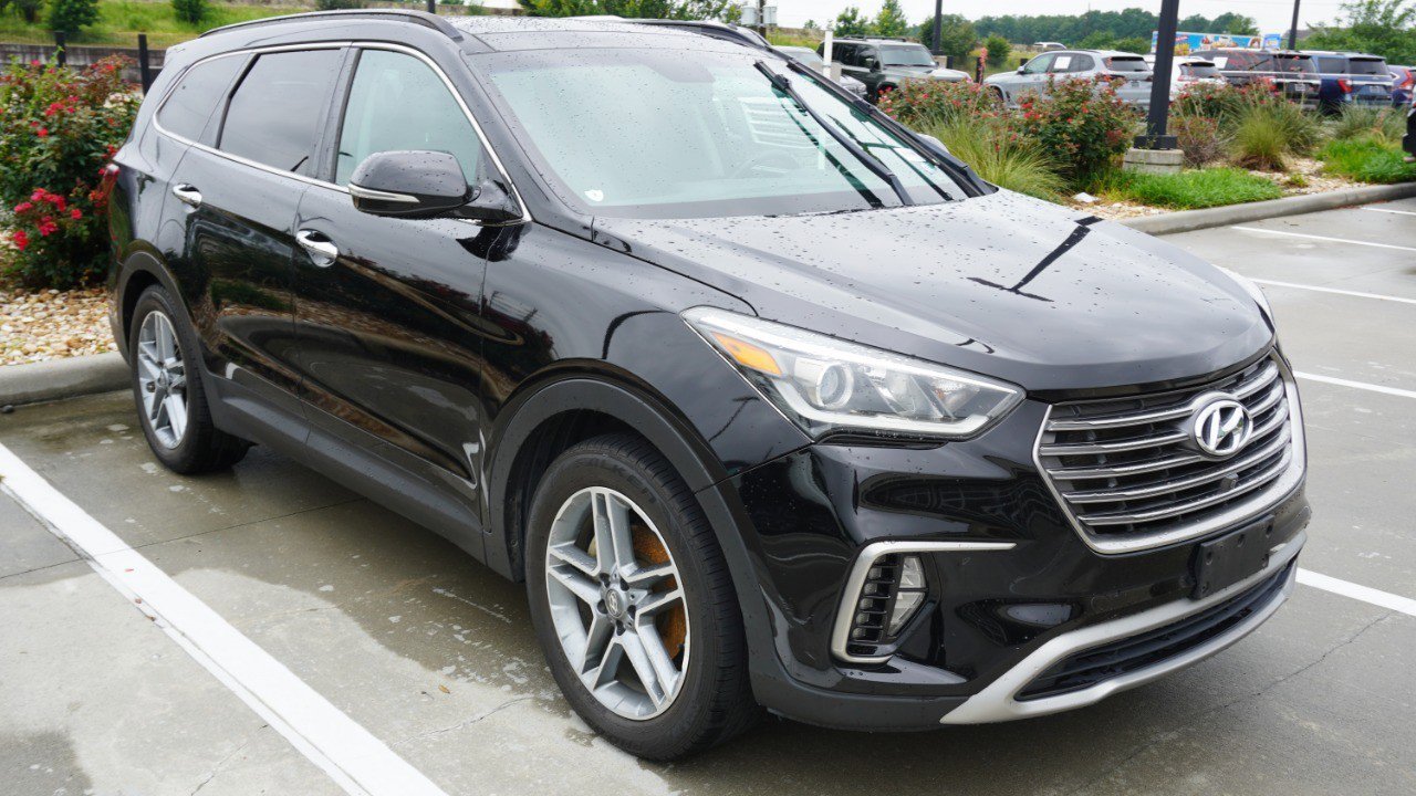 Used 2017 Hyundai Santa Fe FWD w/ Cargo Package image 3