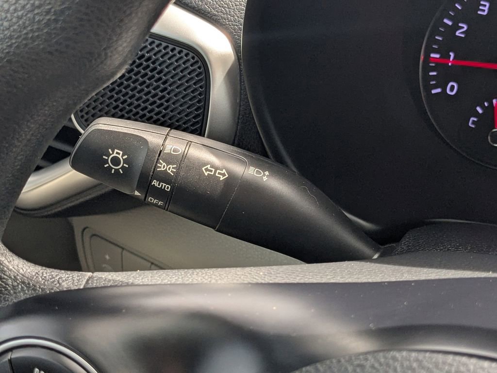 Used 2020 Kia Soul LX FWD image 24