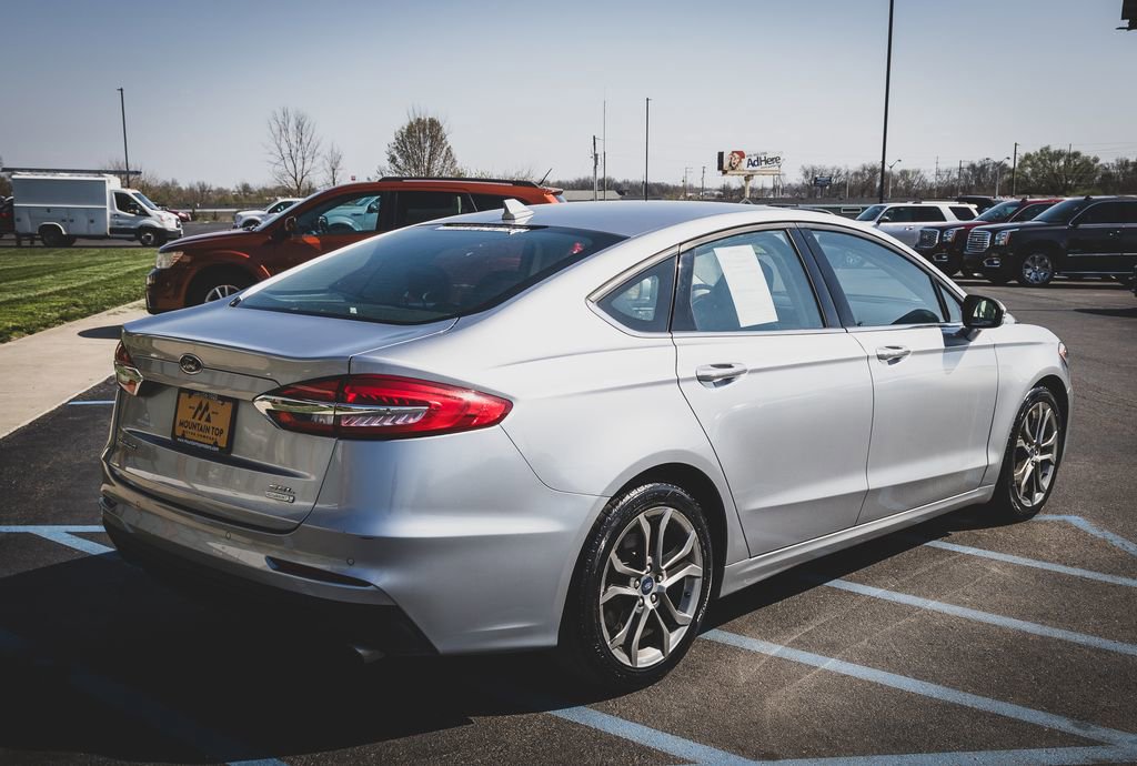 Used 2020 Ford Fusion SEL image 25