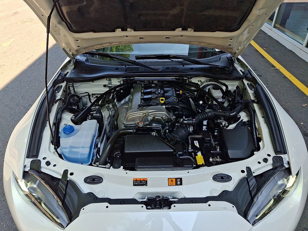 Used 2024 MAZDA MX-5 Miata RF Club RWD image 26