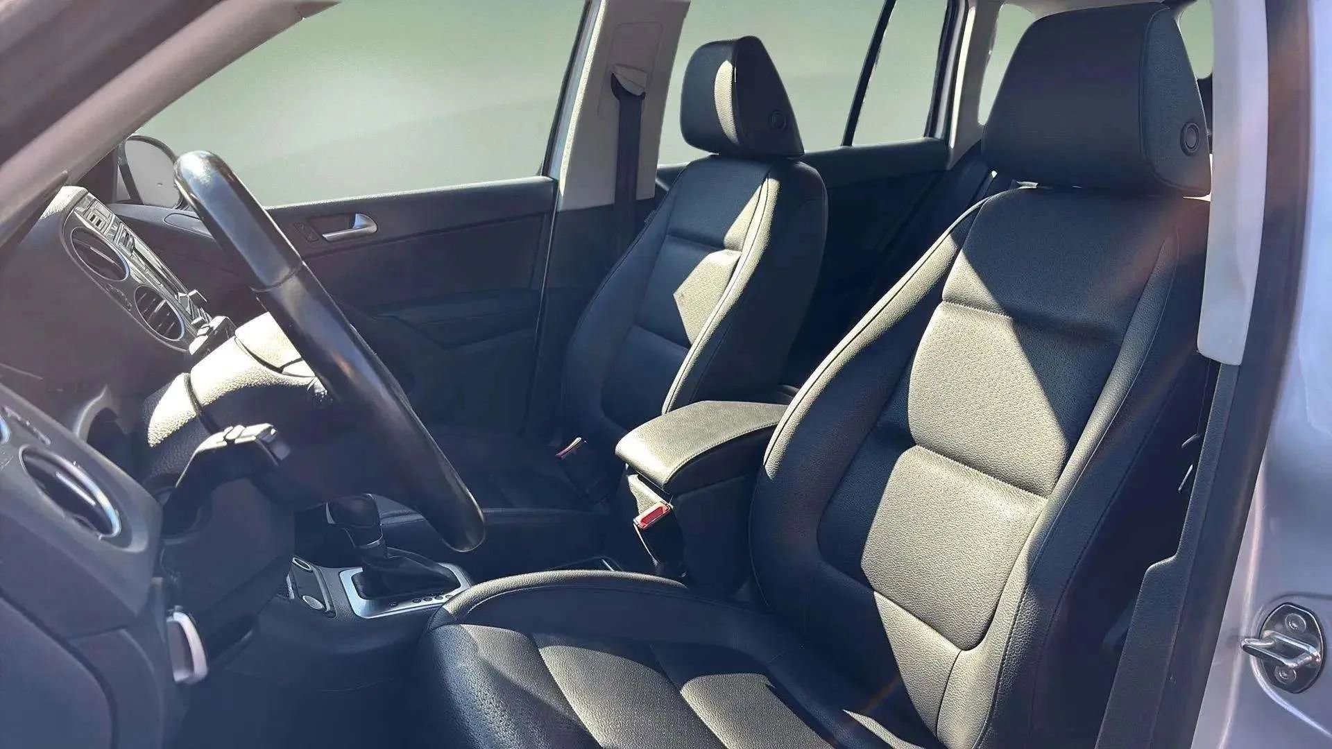 Used 2016 Volkswagen Tiguan S image 14