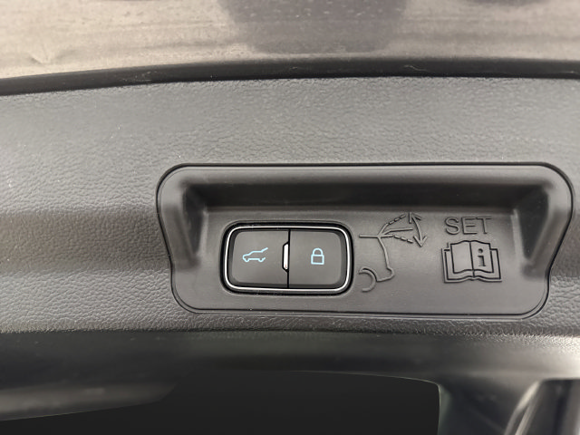 Used 2023 Ford Explorer ST-Line AWD/4WD image 16