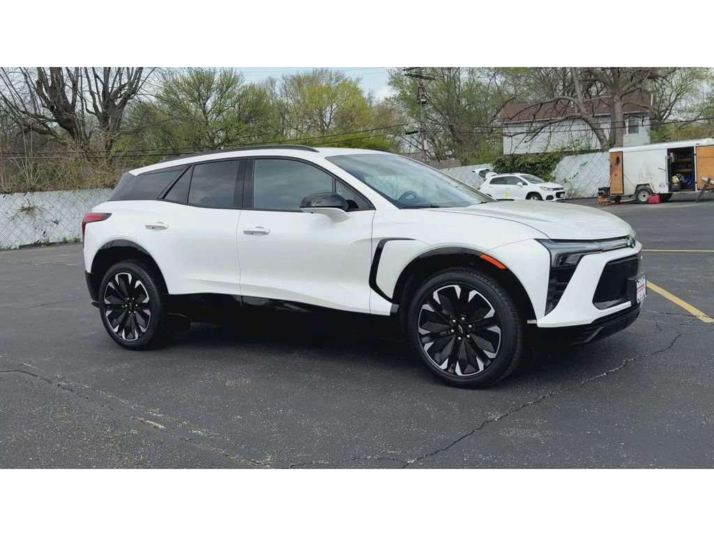 Certified 2024 Chevrolet Blazer EV RS image 2