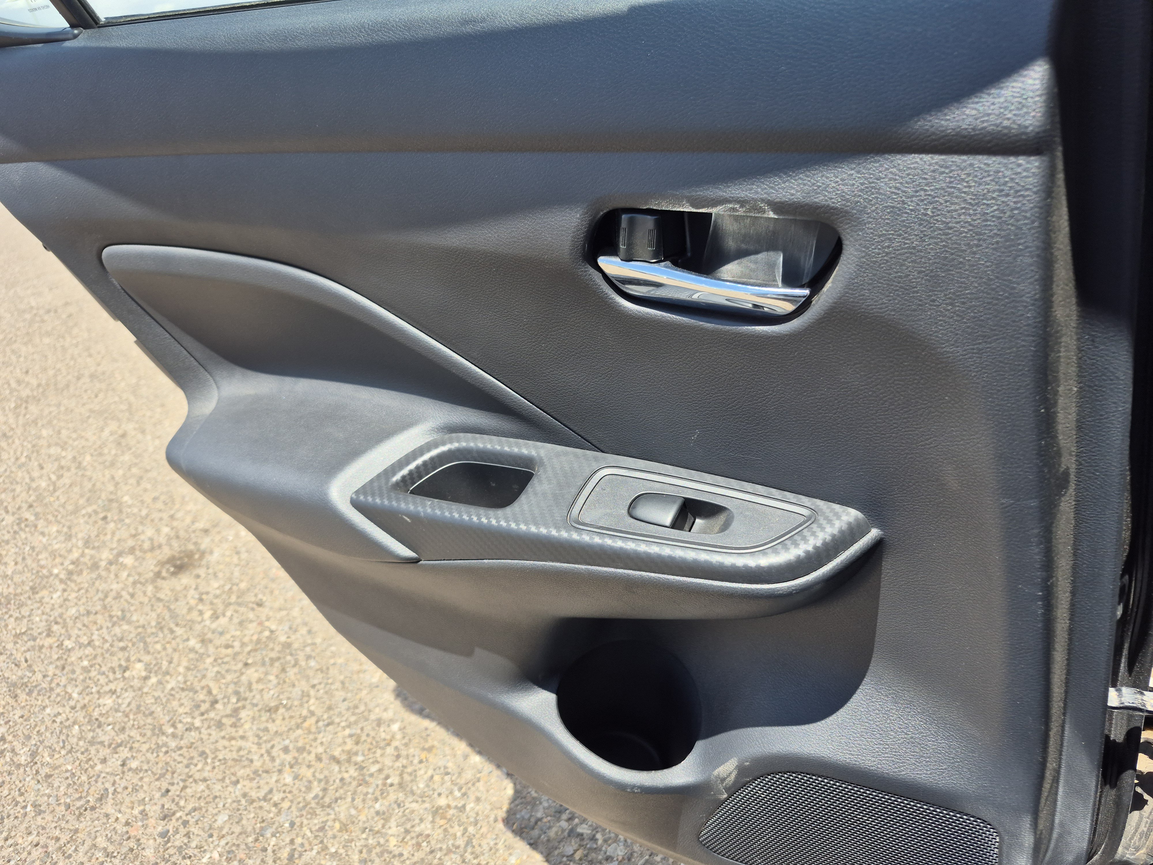 Used 2025 Nissan Versa SV FWD image 19