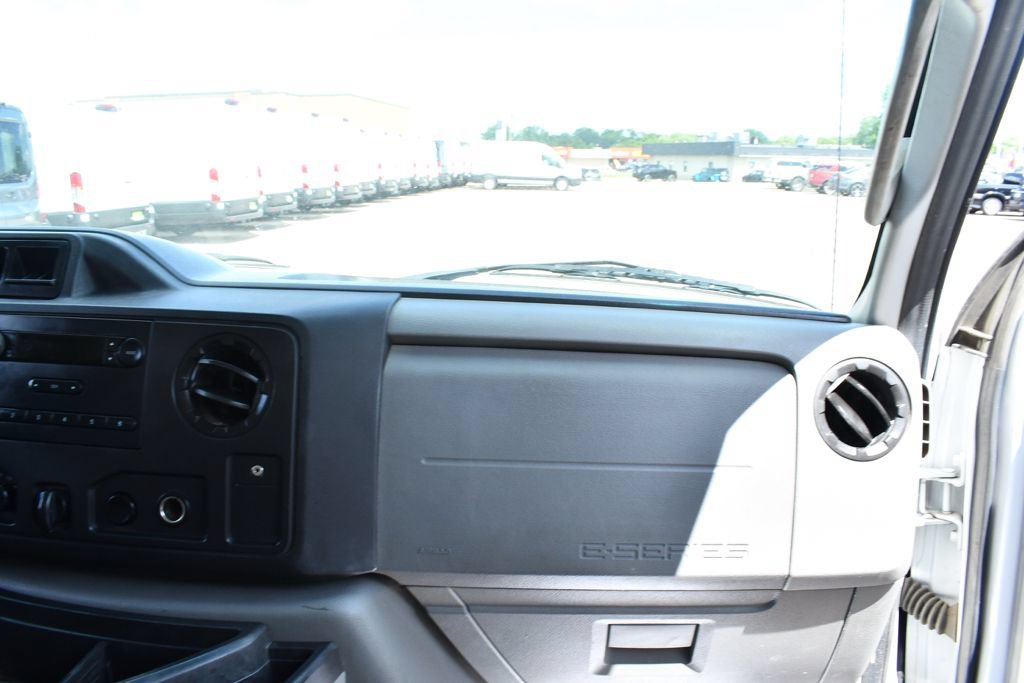 Used 2015 Ford E-450 and Econoline 450 Super Duty RWD image 9