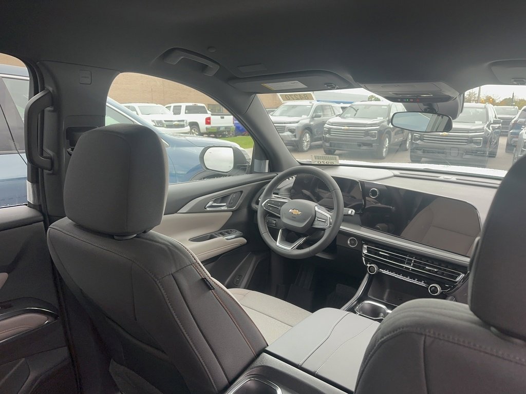 New 2026 Chevrolet Traverse LT w/ LPO, Floor Liner Package image 10